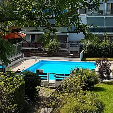 Sunny With Pool Access Apartamento