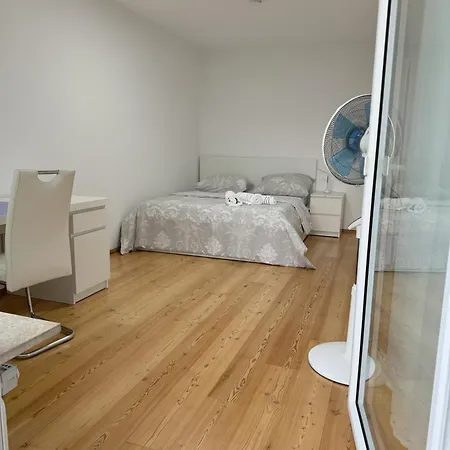 Sunny With Pool Access Appartement *