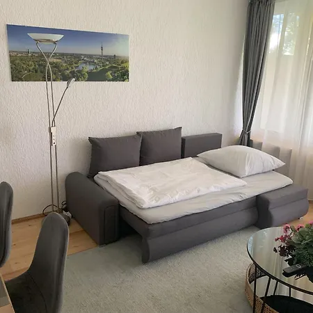 Sunny With Pool Access Apartment München